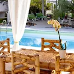 فيلة Luxury Sea Front With Pool Su Forti
