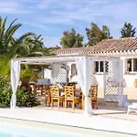 Luxury Sea Front With Pool Su Forti
