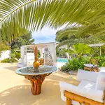 Luxury Sea Front With Pool