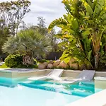 Luxury Sea Front With Pool
