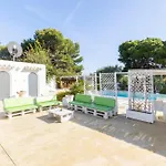 Luxury Sea Front With Pool