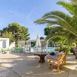 فيلة Luxury Sea Front With Pool Su Forti