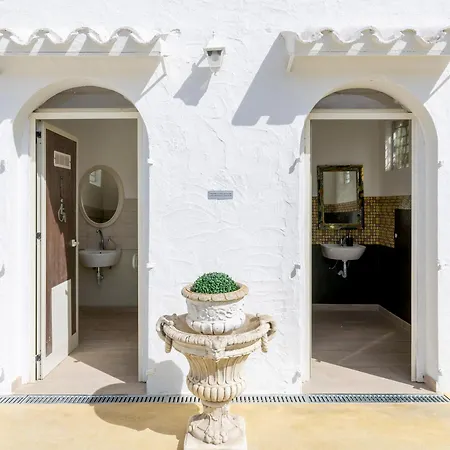 Luxury Sea Front With Pool 别墅 *