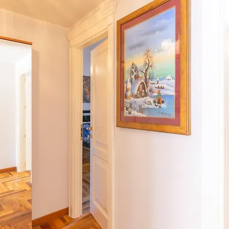 Luxury Sea Front With Pool 别墅