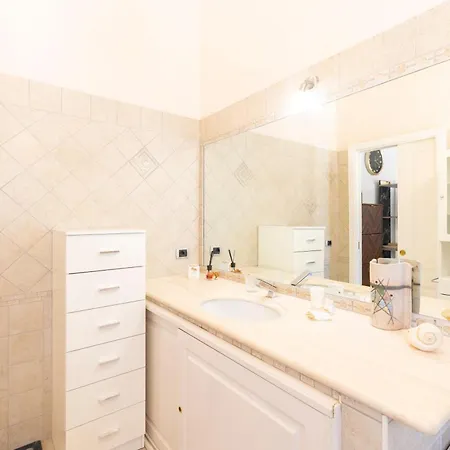 Luxury Sea Front With Pool 别墅