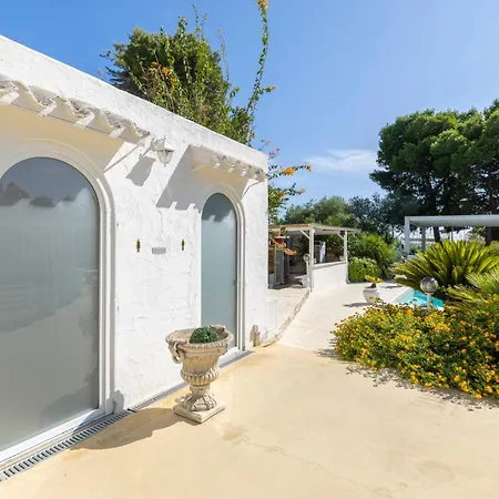 Luxury Sea Front With Pool فيلة Su Forti