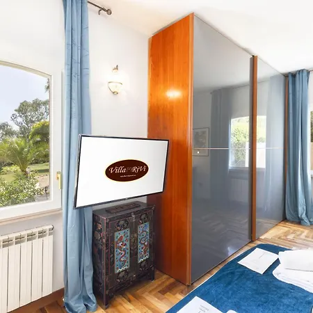 Luxury Sea Front With Pool 别墅 *