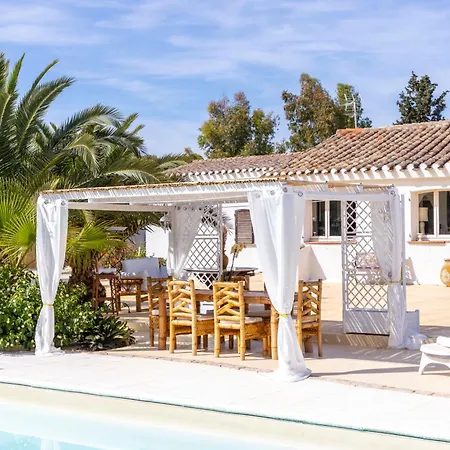 Luxury Sea Front With Pool Su Forti